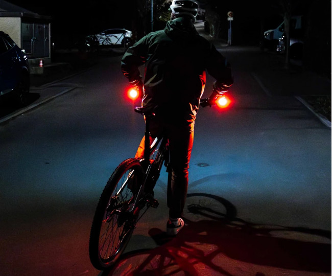 Розумні велосипедні покажчики SideLights Beam